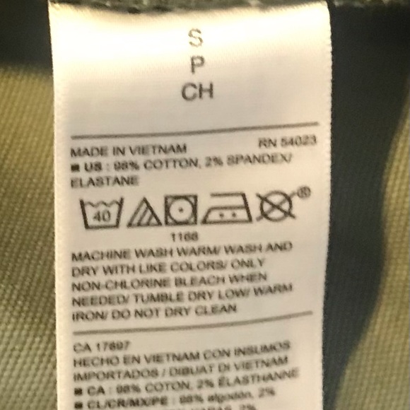 EUC Old Navy Woman’s Camouflage Jacket Size Small - Picture 5 of 11